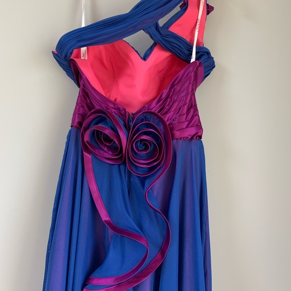 Kiss Kiss Formal Prom Dress ! - Picture 3 of 11